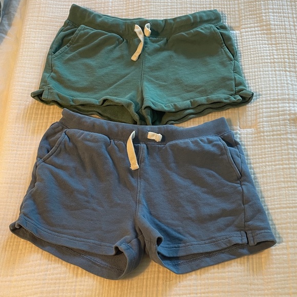 Pair of Primary shorts 6-7y - Picture 1 of 6